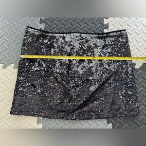 ✨NWT F21 SEQUIN SKIRT✨